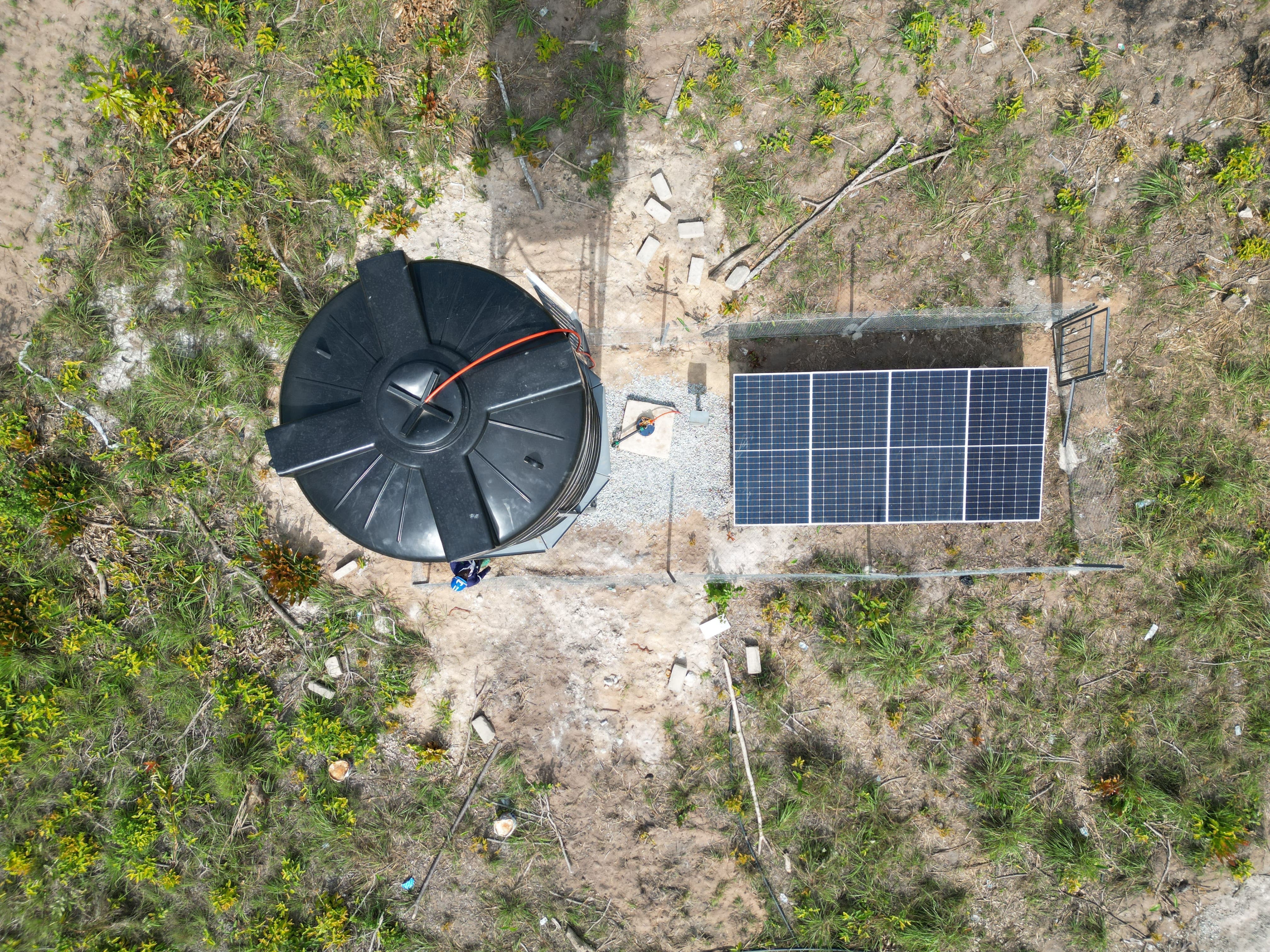Forage avec pompe solaire + Château de 5m